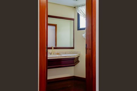 Apartamento para alugar com 380m², 3 quartos e 2 vagas Apartamento para alugar com 380m², 3 quartos e 2 vagasLavabo