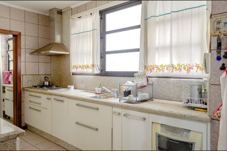 Apartamento para alugar com 380m², 3 quartos e 2 vagas Apartamento para alugar com 380m², 3 quartos e 2 vagasCozinha