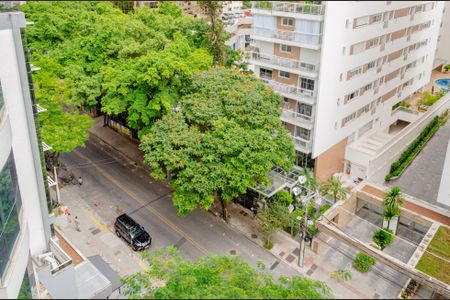 Apartamento para alugar com 380m², 3 quartos e 2 vagas Apartamento para alugar com 380m², 3 quartos e 2 vagasVaranda
