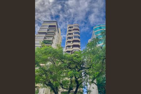 Apartamento para alugar com 380m², 3 quartos e 2 vagas Apartamento para alugar com 380m², 3 quartos e 2 vagasFachada