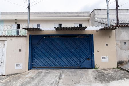 Casa à venda com 90m², 2 quartos e 2 vagas Casa à venda com 90m², 2 quartos e 2 vagasFachada