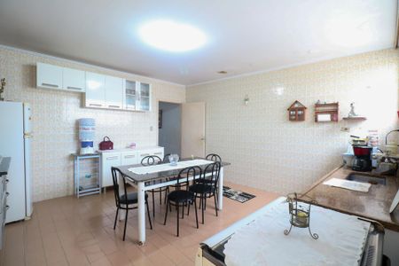 Casa à venda com 183m², 2 quartos e 5 vagas Casa à venda com 183m², 2 quartos e 5 vagasCozinha