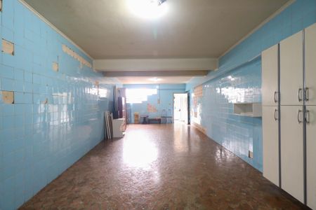 Casa à venda com 183m², 2 quartos e 5 vagas Casa à venda com 183m², 2 quartos e 5 vagasGaragem