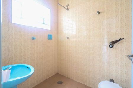 Casa à venda com 183m², 2 quartos e 5 vagas Casa à venda com 183m², 2 quartos e 5 vagasBanheiro de Serviço 2