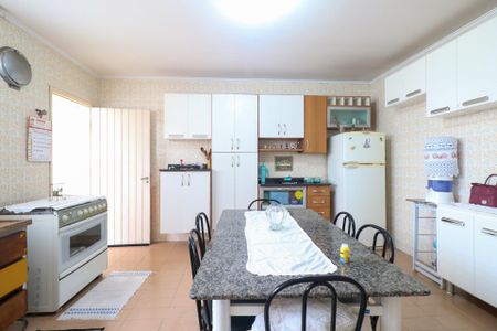 Casa à venda com 183m², 2 quartos e 5 vagas Casa à venda com 183m², 2 quartos e 5 vagasCozinha