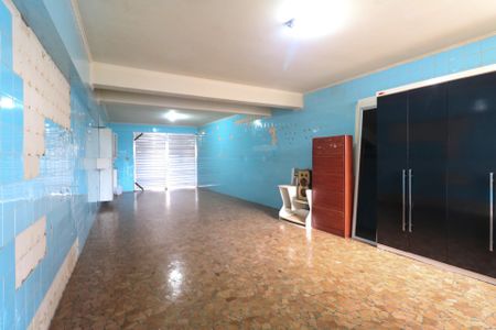 Casa à venda com 183m², 2 quartos e 5 vagas Casa à venda com 183m², 2 quartos e 5 vagasGaragem