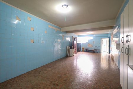 Casa à venda com 183m², 2 quartos e 5 vagas Casa à venda com 183m², 2 quartos e 5 vagasGaragem