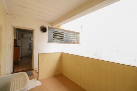 Casa à venda com 183m², 2 quartos e 5 vagas Casa à venda com 183m², 2 quartos e 5 vagasÁrea de Serviço 1