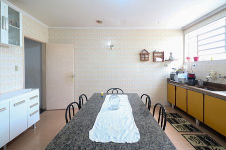 Casa à venda com 183m², 2 quartos e 5 vagas Casa à venda com 183m², 2 quartos e 5 vagasCozinha