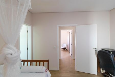 Casa de condomínio à venda com 268m², 3 quartos e 4 vagas Casa de condomínio à venda com 268m², 3 quartos e 4 vagasSuíte 02