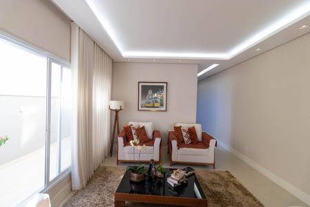 Casa de condomínio à venda com 268m², 3 quartos e 4 vagas Casa de condomínio à venda com 268m², 3 quartos e 4 vagasSala