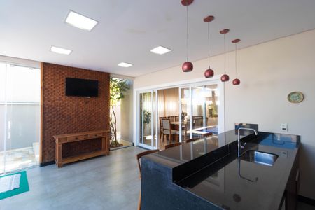 Casa de condomínio à venda com 268m², 3 quartos e 4 vagas Casa de condomínio à venda com 268m², 3 quartos e 4 vagasÁrea comum Churrasqueira