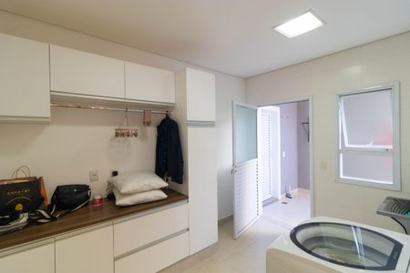 Casa de condomínio à venda com 268m², 3 quartos e 4 vagas Casa de condomínio à venda com 268m², 3 quartos e 4 vagasÁrea de Serviço