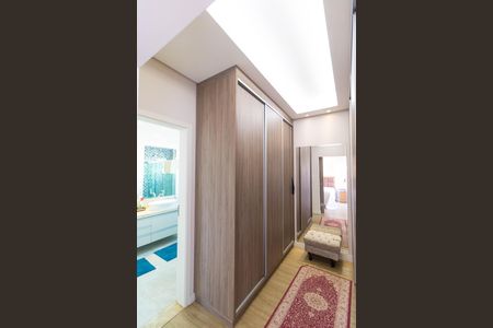 Casa de condomínio à venda com 268m², 3 quartos e 4 vagas Casa de condomínio à venda com 268m², 3 quartos e 4 vagasCloset da Suíte 03