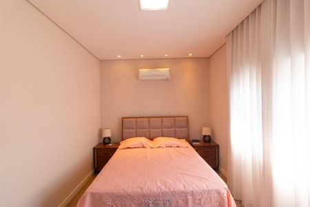 Casa de condomínio à venda com 268m², 3 quartos e 4 vagas Casa de condomínio à venda com 268m², 3 quartos e 4 vagasSuíte