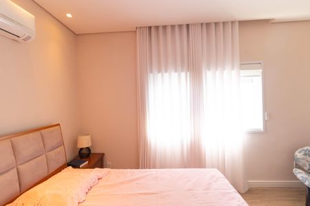 Casa de condomínio à venda com 268m², 3 quartos e 4 vagas Casa de condomínio à venda com 268m², 3 quartos e 4 vagasSuíte