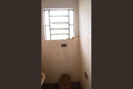 Casa à venda com 180m², 4 quartos e 1 vaga Casa à venda com 180m², 4 quartos e 1 vagaBanheiro de Serviço