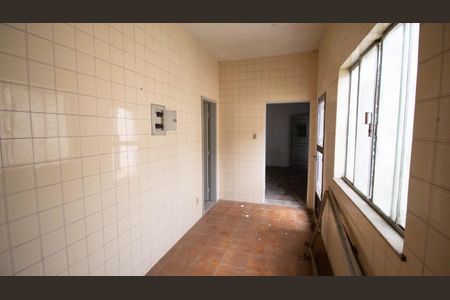 Casa à venda com 180m², 4 quartos e 1 vaga Casa à venda com 180m², 4 quartos e 1 vagaSala