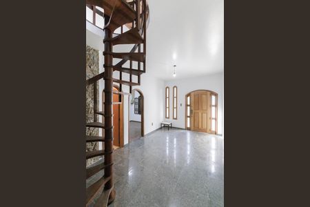 Casa para alugar com 500m², 7 quartos e 2 vagas Casa para alugar com 500m², 7 quartos e 2 vagasSala 1