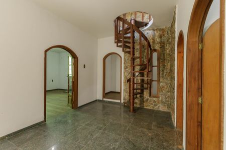 Casa para alugar com 500m², 7 quartos e 2 vagas Casa para alugar com 500m², 7 quartos e 2 vagasSala 1