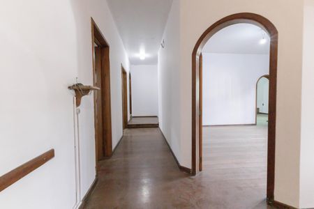 Casa para alugar com 500m², 7 quartos e 2 vagas Casa para alugar com 500m², 7 quartos e 2 vagasCorredor