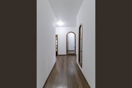 Casa para alugar com 500m², 7 quartos e 2 vagas Casa para alugar com 500m², 7 quartos e 2 vagasCorredor