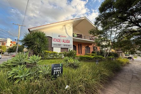 Casa para alugar com 500m², 7 quartos e 2 vagas Casa para alugar com 500m², 7 quartos e 2 vagasFachada