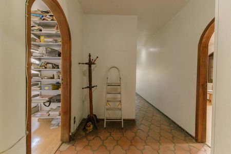 Casa para alugar com 500m², 7 quartos e 2 vagas Casa para alugar com 500m², 7 quartos e 2 vagasCorredor