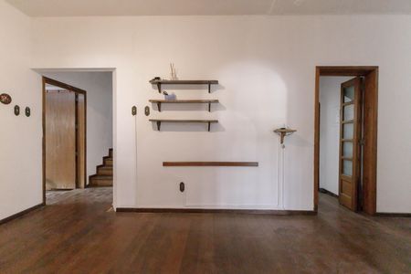 Casa para alugar com 500m², 7 quartos e 2 vagas Casa para alugar com 500m², 7 quartos e 2 vagasCorredor