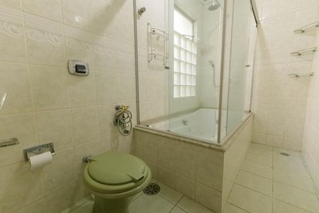 Casa para alugar com 500m², 7 quartos e 2 vagas Casa para alugar com 500m², 7 quartos e 2 vagasBanheiro da Suíte 1