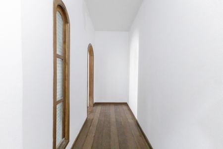 Casa para alugar com 500m², 7 quartos e 2 vagas Casa para alugar com 500m², 7 quartos e 2 vagasCorredor