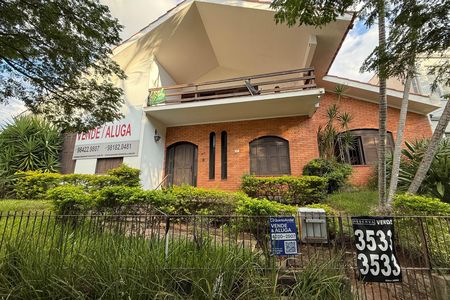 Casa para alugar com 500m², 7 quartos e 2 vagas Casa para alugar com 500m², 7 quartos e 2 vagasFachada