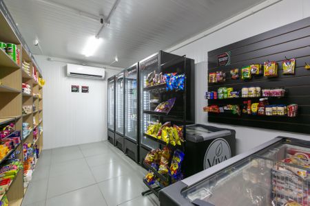 Apartamento para alugar com 32m², 2 quartos e sem vaga Apartamento para alugar com 32m², 2 quartos e sem vagaÁrea comum - Mini Mercado