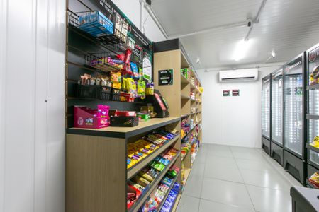 Apartamento para alugar com 32m², 2 quartos e sem vaga Apartamento para alugar com 32m², 2 quartos e sem vagaÁrea comum - Mini Mercado