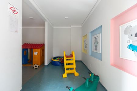 Apartamento para alugar com 32m², 2 quartos e sem vaga Apartamento para alugar com 32m², 2 quartos e sem vagaÁrea comum - Brinquedoteca