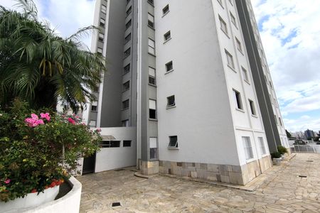 Apartamento à venda com 98m², 3 quartos e 1 vaga Apartamento à venda com 98m², 3 quartos e 1 vagaFachada