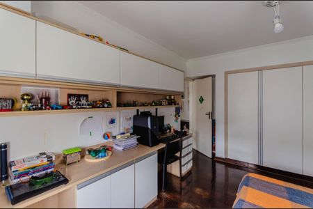 Casa à venda com 300m², 4 quartos e 3 vagas Casa à venda com 300m², 4 quartos e 3 vagasQuarto 2