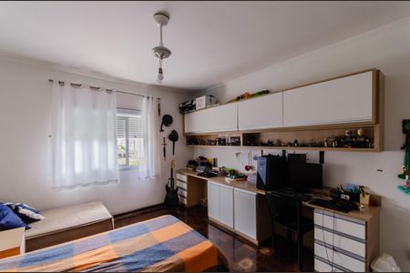 Casa à venda com 300m², 4 quartos e 3 vagas Casa à venda com 300m², 4 quartos e 3 vagasQuarto 2
