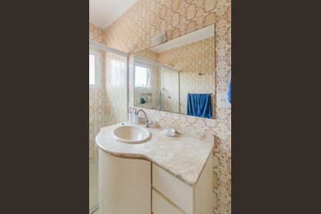 Casa à venda com 300m², 4 quartos e 3 vagas Casa à venda com 300m², 4 quartos e 3 vagasBanheiro Social