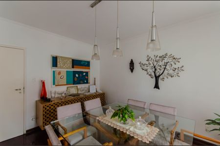 Casa à venda com 300m², 4 quartos e 3 vagas Casa à venda com 300m², 4 quartos e 3 vagasSala de Jantar