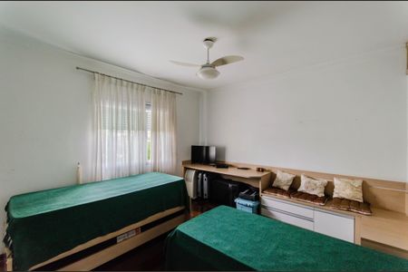 Casa à venda com 300m², 4 quartos e 3 vagas Casa à venda com 300m², 4 quartos e 3 vagasQuarto 1