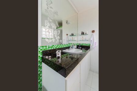 Casa à venda com 300m², 4 quartos e 3 vagas Casa à venda com 300m², 4 quartos e 3 vagasBanheiro da Suíte