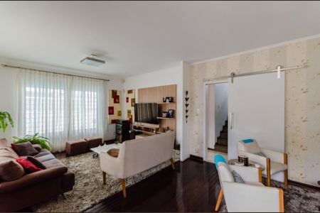 Casa à venda com 300m², 4 quartos e 3 vagas Casa à venda com 300m², 4 quartos e 3 vagasSala