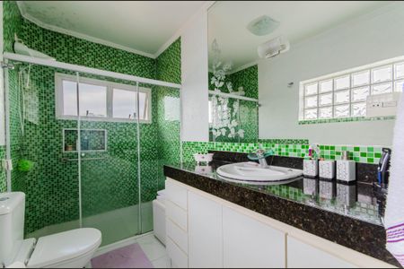 Casa à venda com 300m², 4 quartos e 3 vagas Casa à venda com 300m², 4 quartos e 3 vagasBanheiro da Suíte