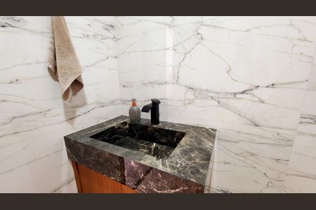 Casa à venda com 99m², 3 quartos e 2 vagas Casa à venda com 99m², 3 quartos e 2 vagasBanheiro