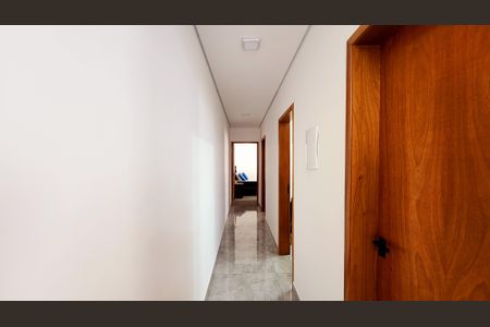 Casa à venda com 99m², 3 quartos e 2 vagas Casa à venda com 99m², 3 quartos e 2 vagasCorredor