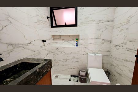 Casa à venda com 99m², 3 quartos e 2 vagas Casa à venda com 99m², 3 quartos e 2 vagasBanheiro