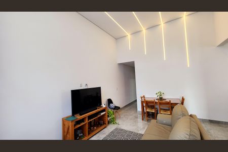 Casa à venda com 99m², 3 quartos e 2 vagas Casa à venda com 99m², 3 quartos e 2 vagasSala