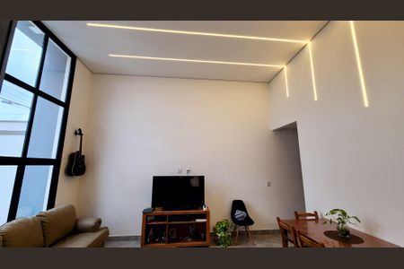 Casa à venda com 99m², 3 quartos e 2 vagas Casa à venda com 99m², 3 quartos e 2 vagasSala