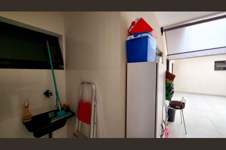 Casa à venda com 99m², 3 quartos e 2 vagas Casa à venda com 99m², 3 quartos e 2 vagasQuintal